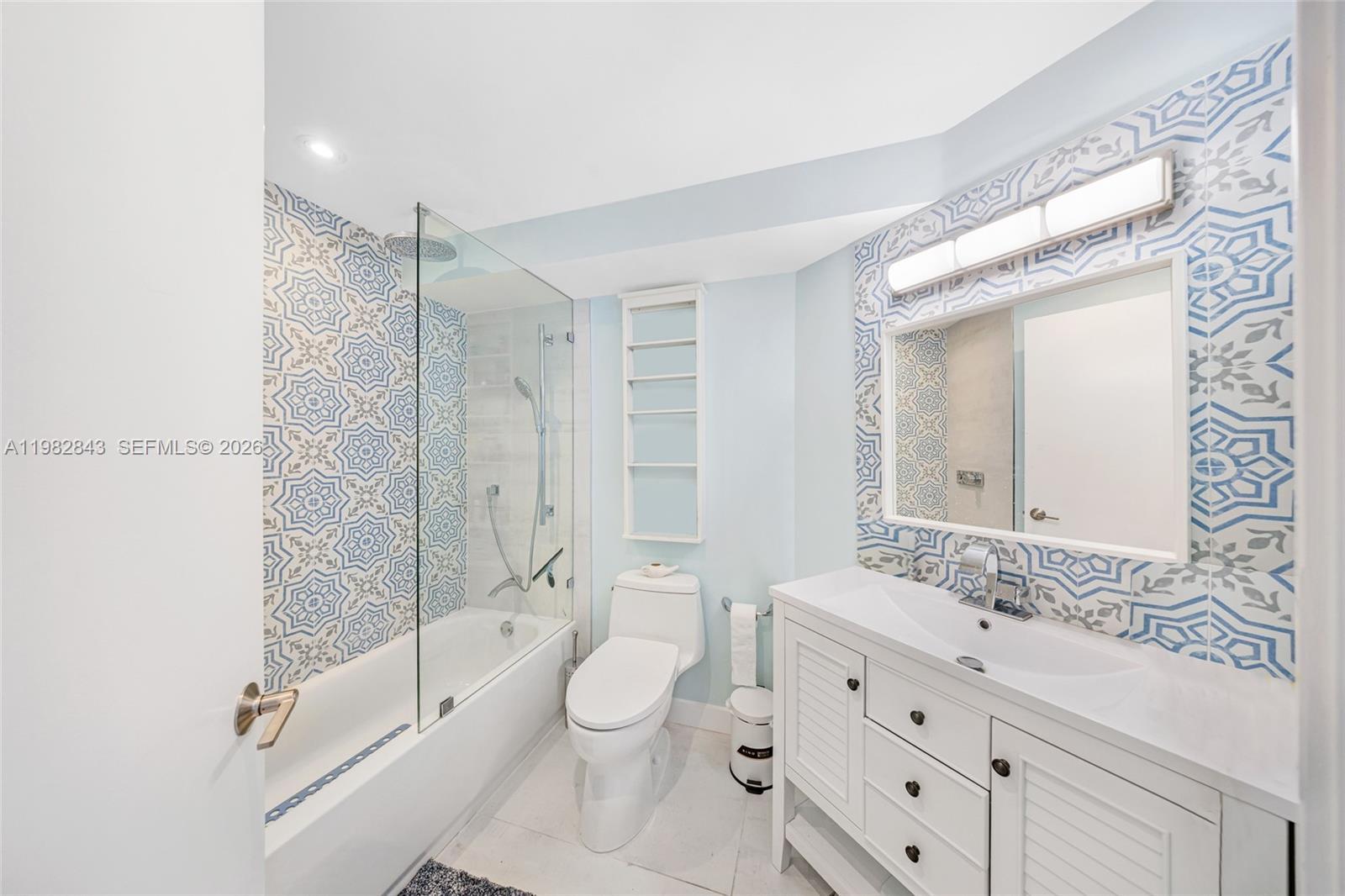 WEST BAY PLAZA CONDO - Residential Lease