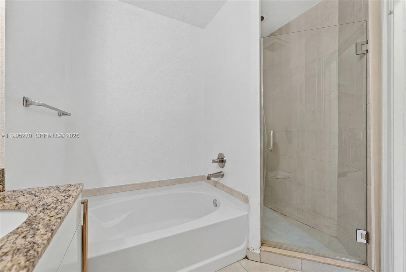 RADIUS CONDO - Residential Lease