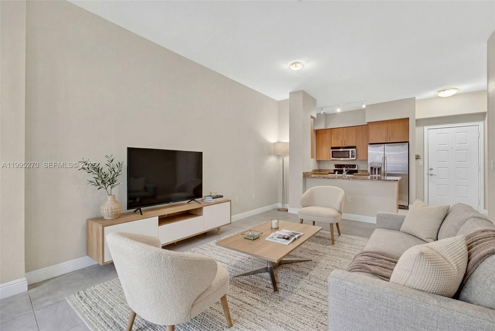 RADIUS CONDO - Residential Lease