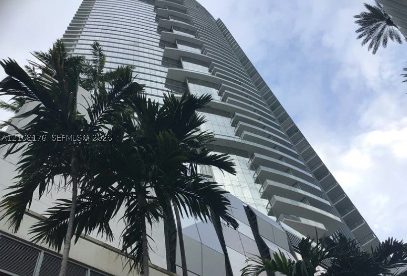 851 NE 1st Ave 4008