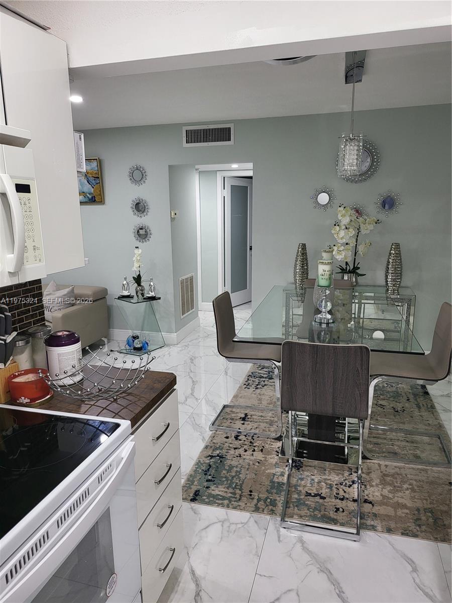 RODMAN OF HOLLYWOOD CONDO - Residential