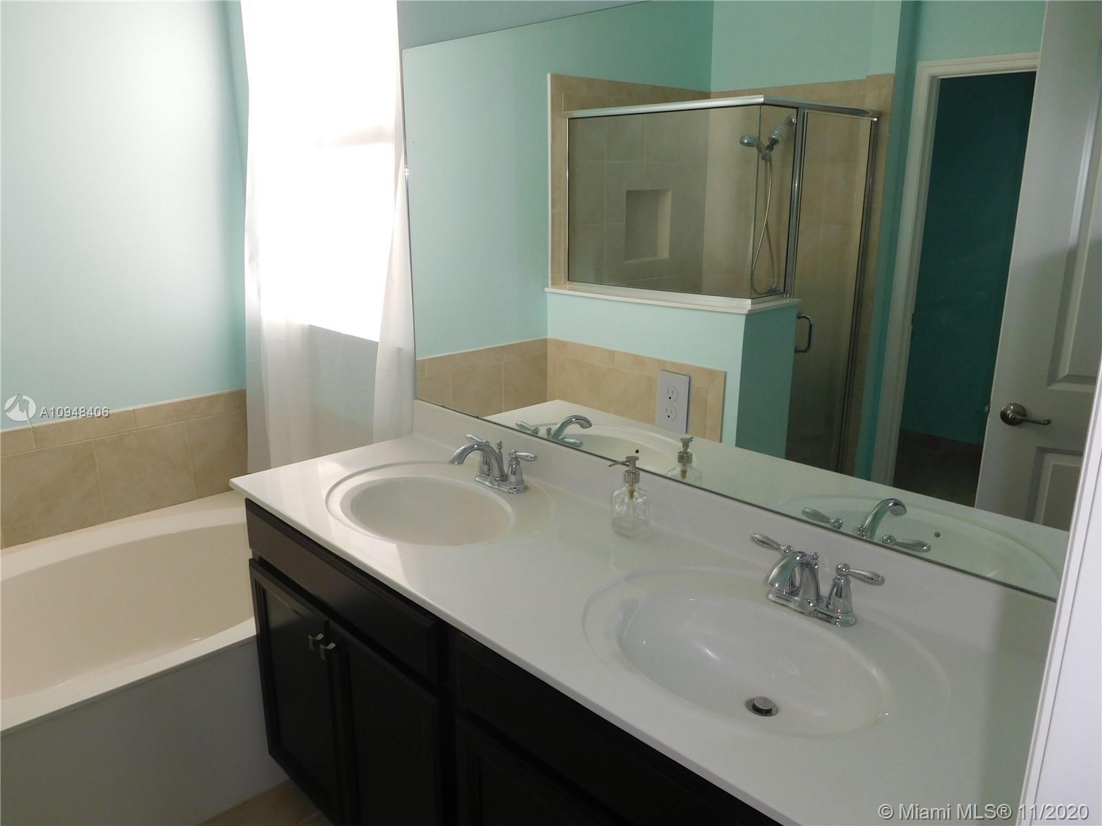 VENTANAS AT HOMESTEAD - Residential