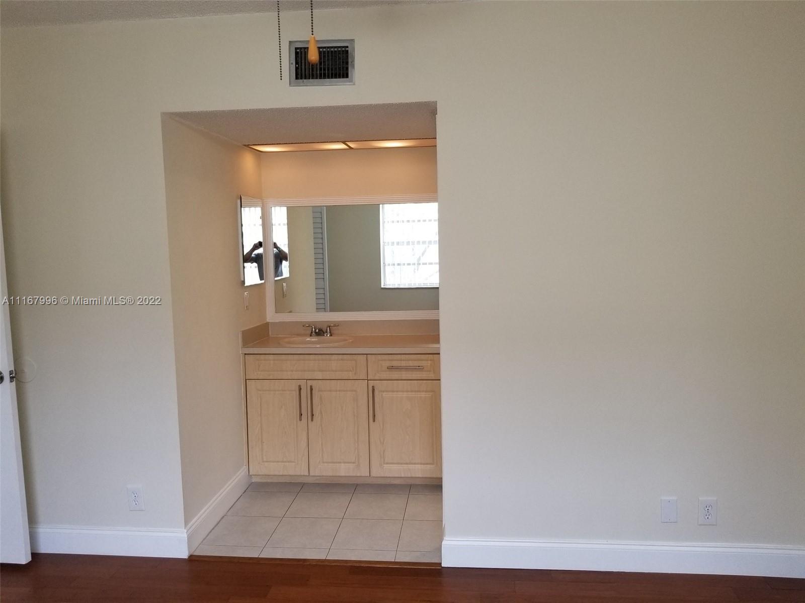 COUNTRY GARDENS CONDO - Residential