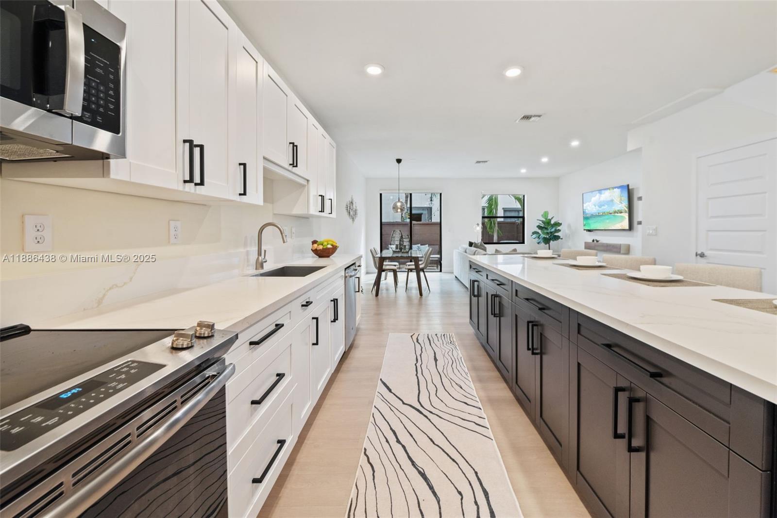 DUNNWOODY LAKE - Residential