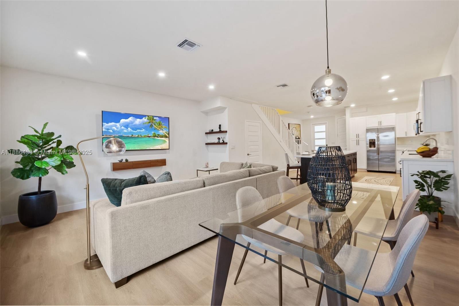 DUNNWOODY LAKE - Residential