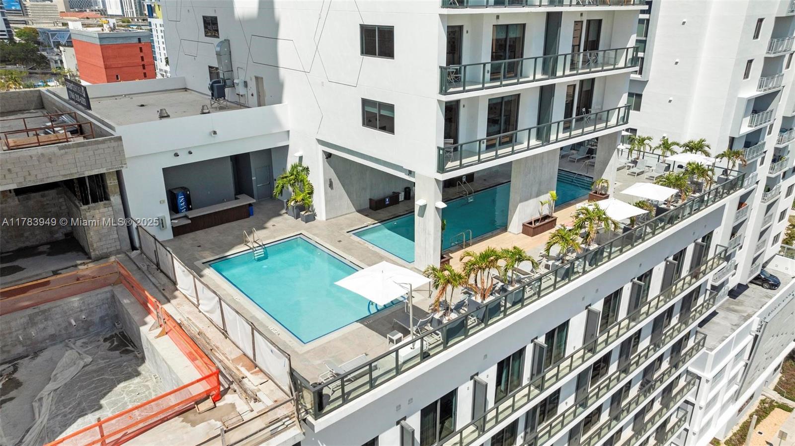 229 SW 9th St 608