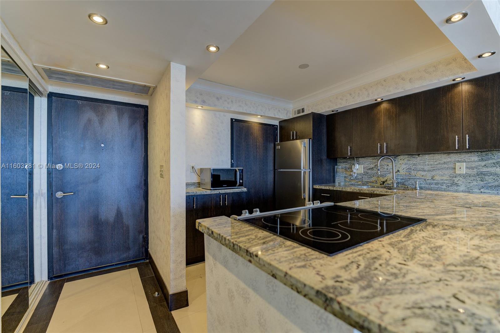 Property for Sale at 3180 S Ocean Dr 1517, Hallandale Beach, Broward County, Florida - Bedrooms: 1 
Bathrooms: 1  - $338,000
