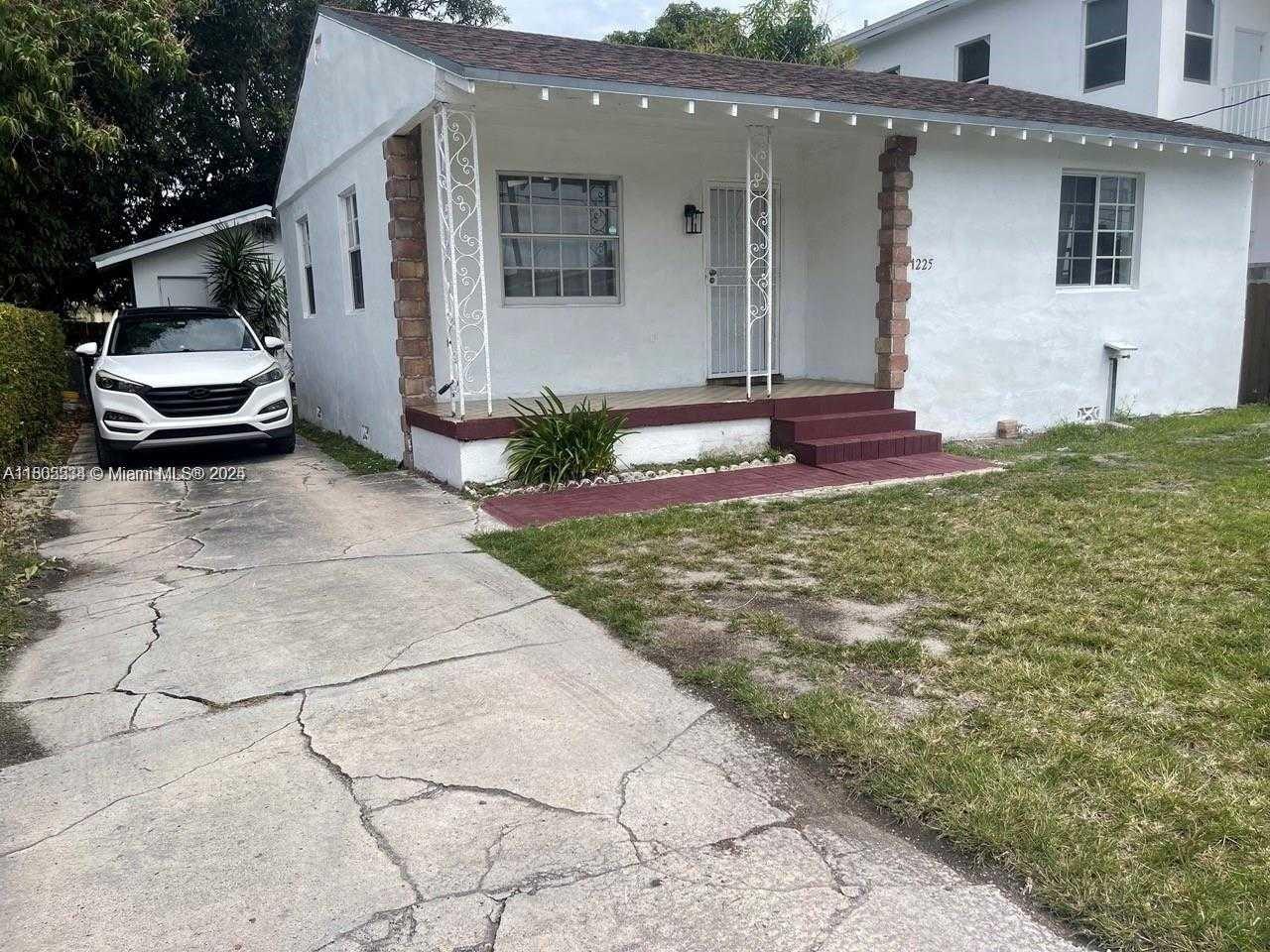 Rental Property at 1225 Nw 45th St Front, Miami, Broward County, Florida - Bedrooms: 3 
Bathrooms: 2  - $2,650 MO.