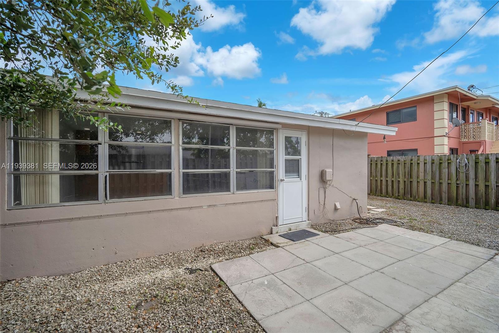 CORAL RIDGE ADD - Residential Lease