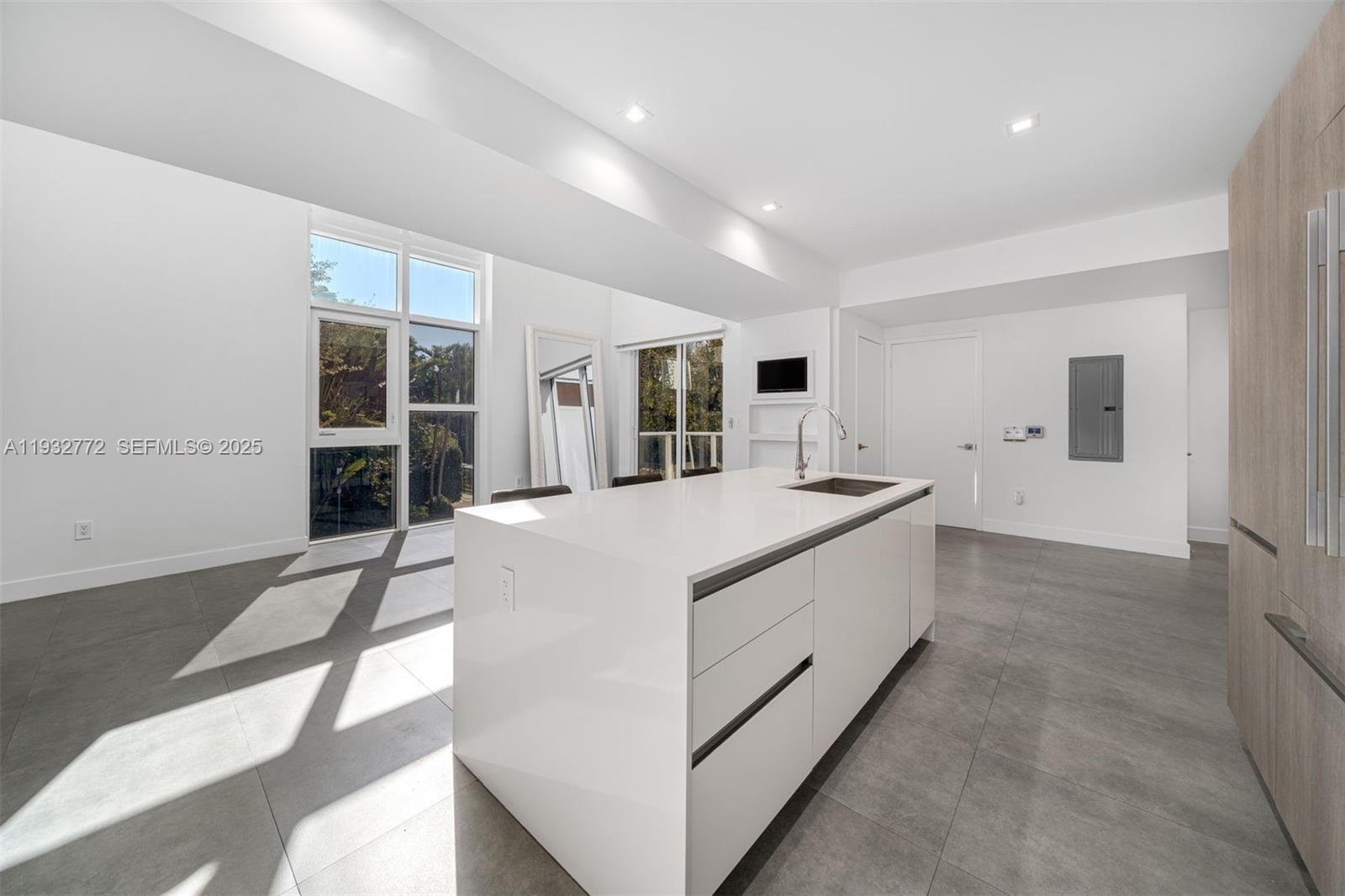 ONE BAY CONDO - Residential