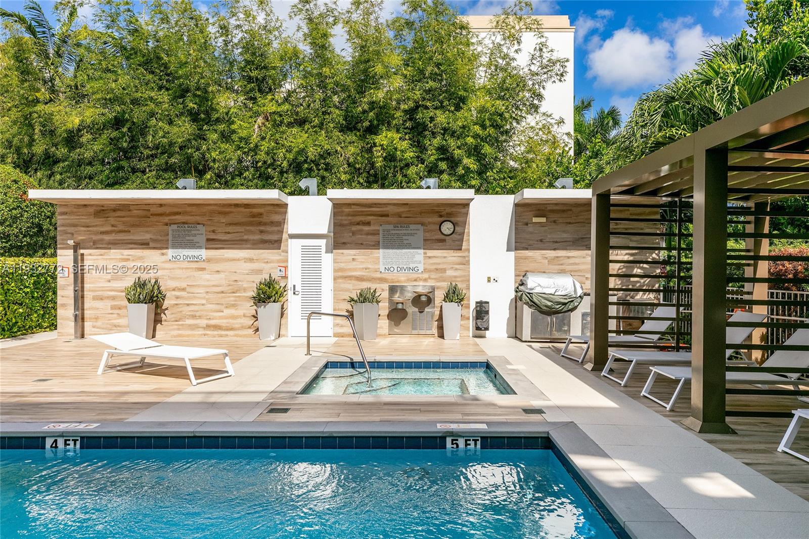 ONE BAY CONDO - Residential