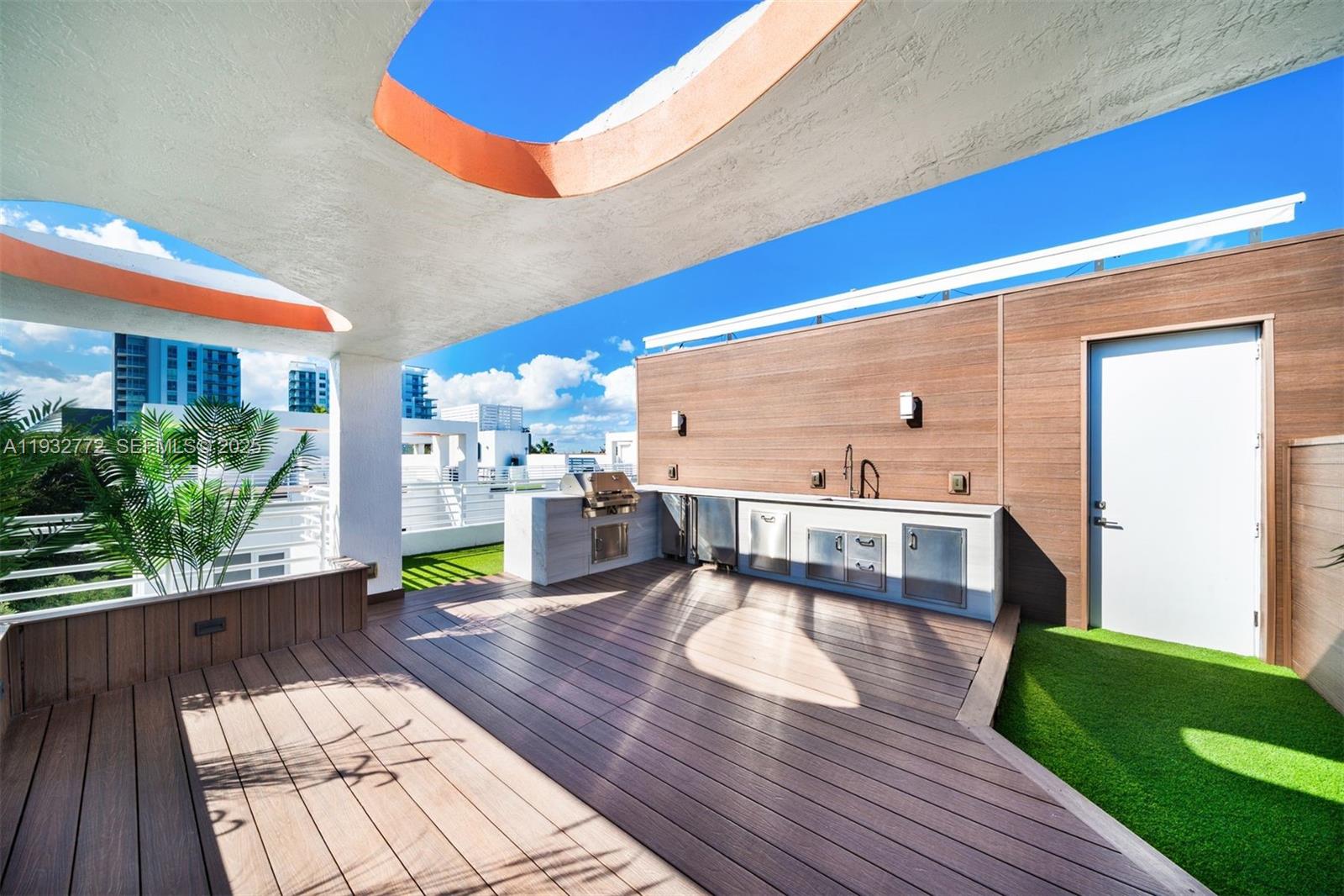 ONE BAY CONDO - Residential