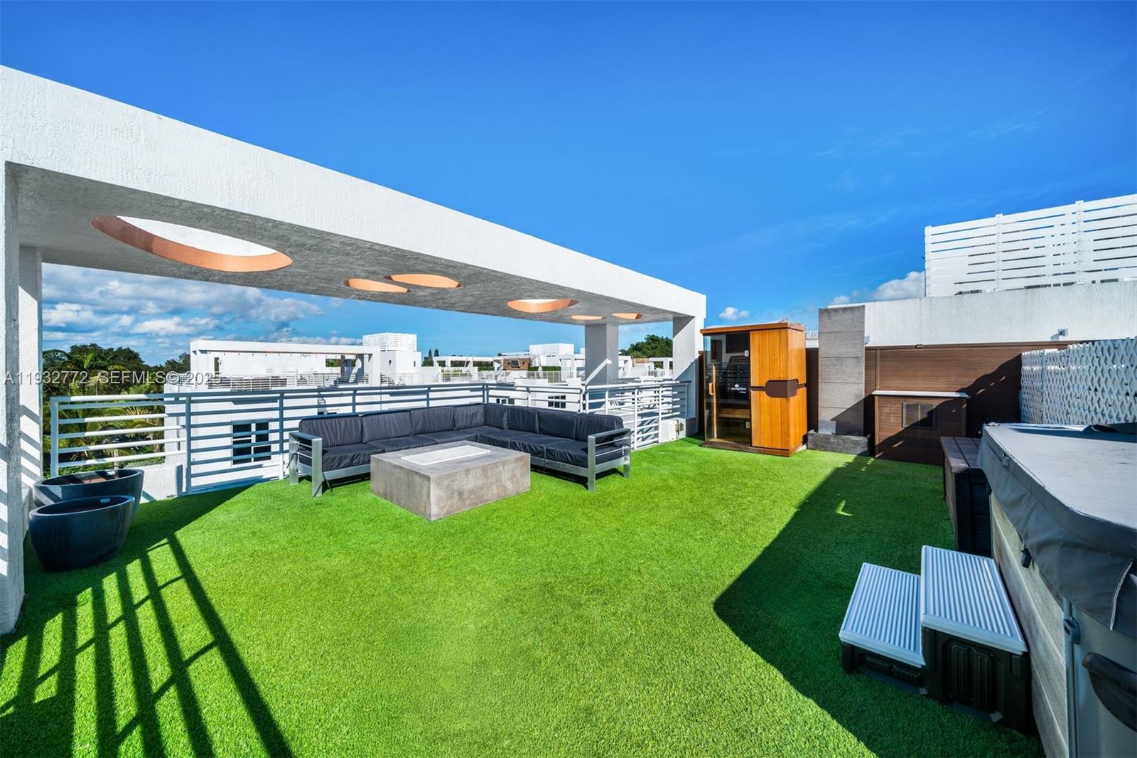 ONE BAY CONDO - Residential