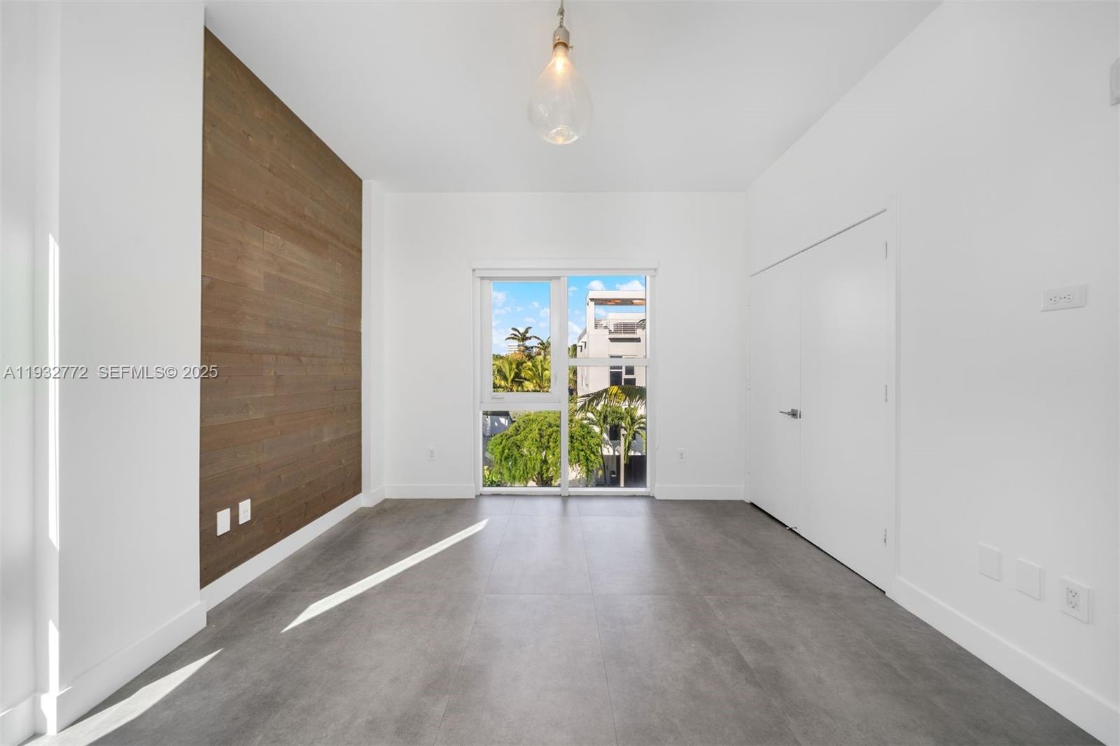 ONE BAY CONDO - Residential