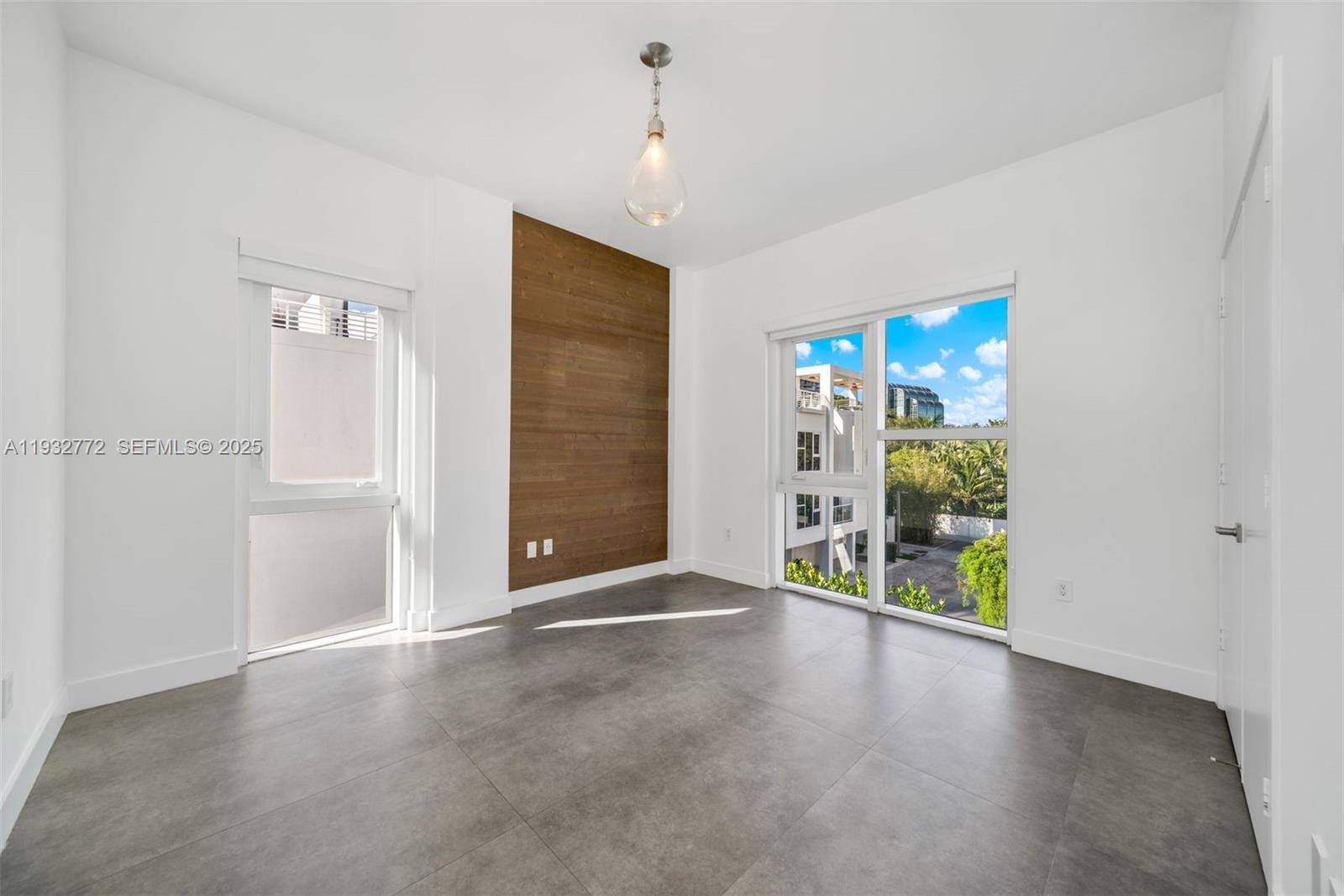 ONE BAY CONDO - Residential