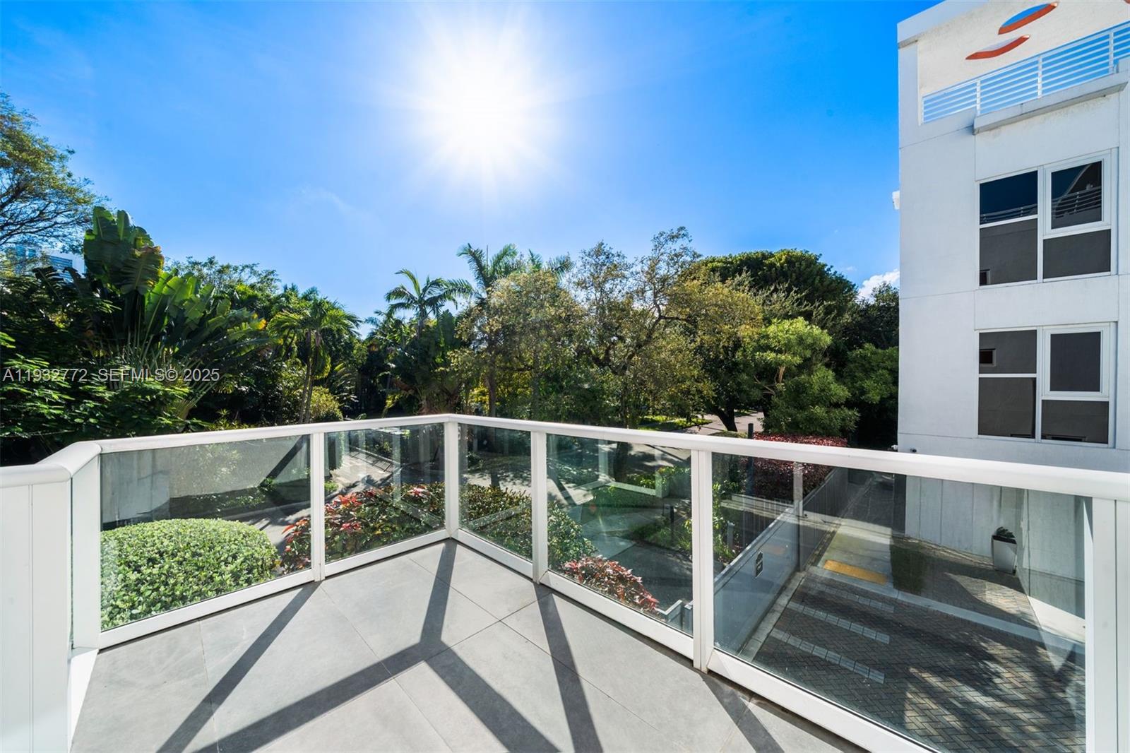 ONE BAY CONDO - Residential