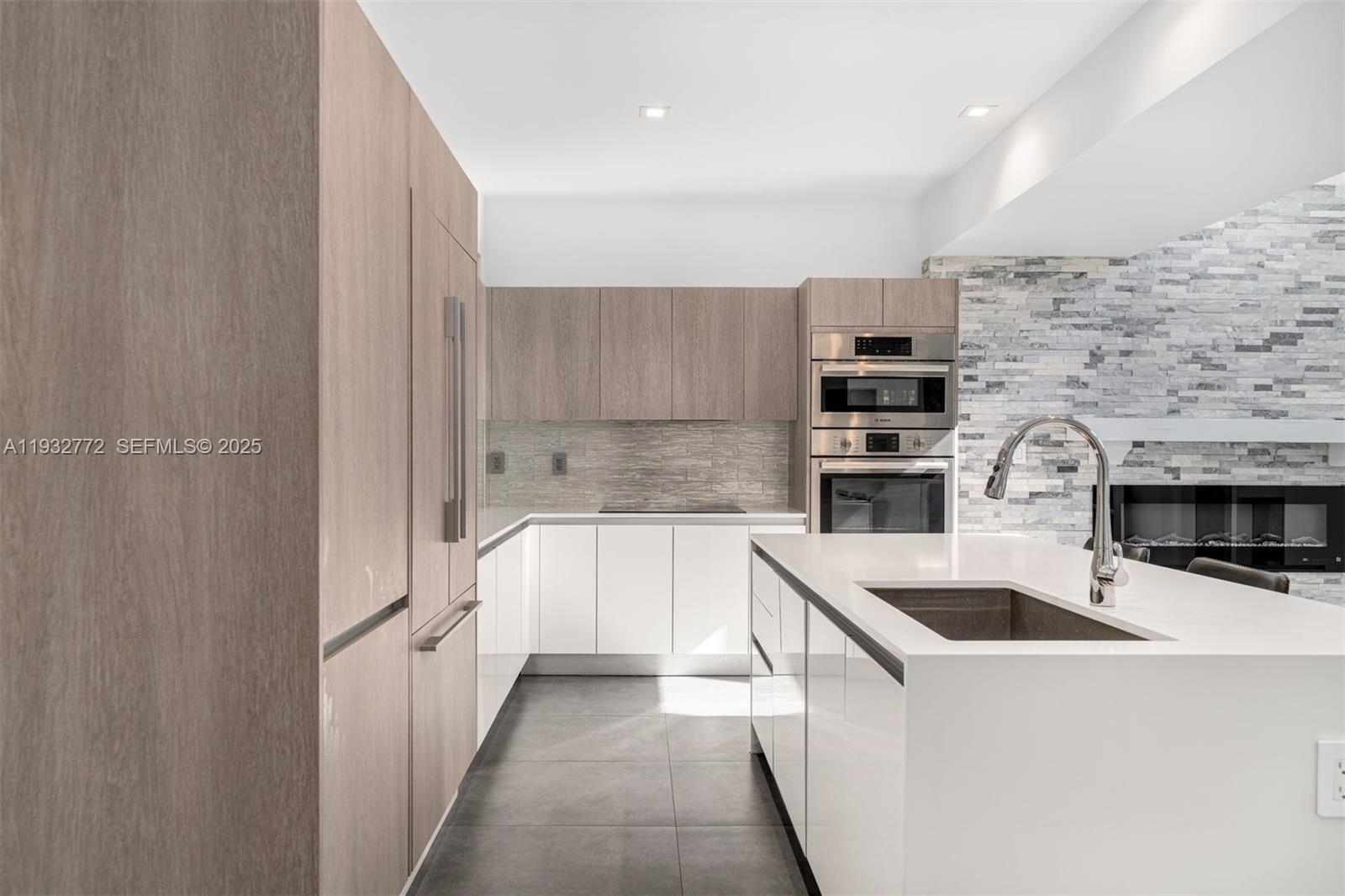 ONE BAY CONDO - Residential