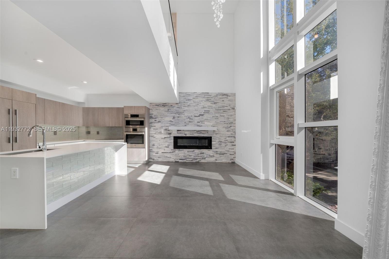 ONE BAY CONDO - Residential