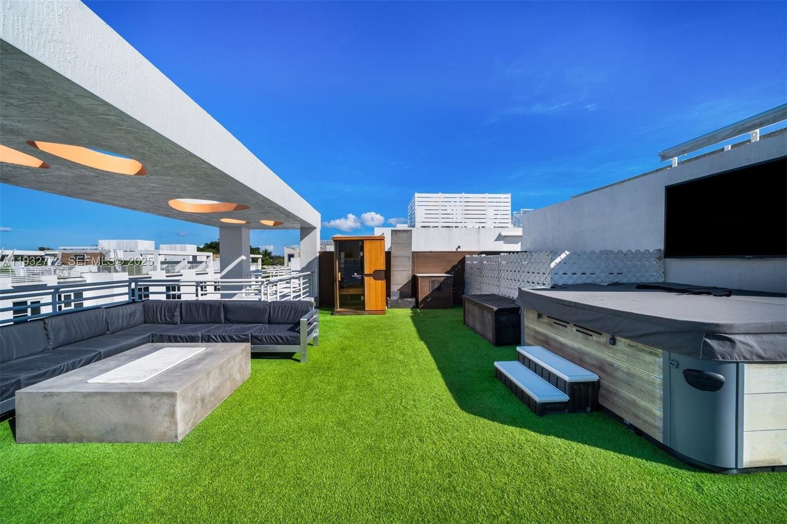 ONE BAY CONDO - Residential