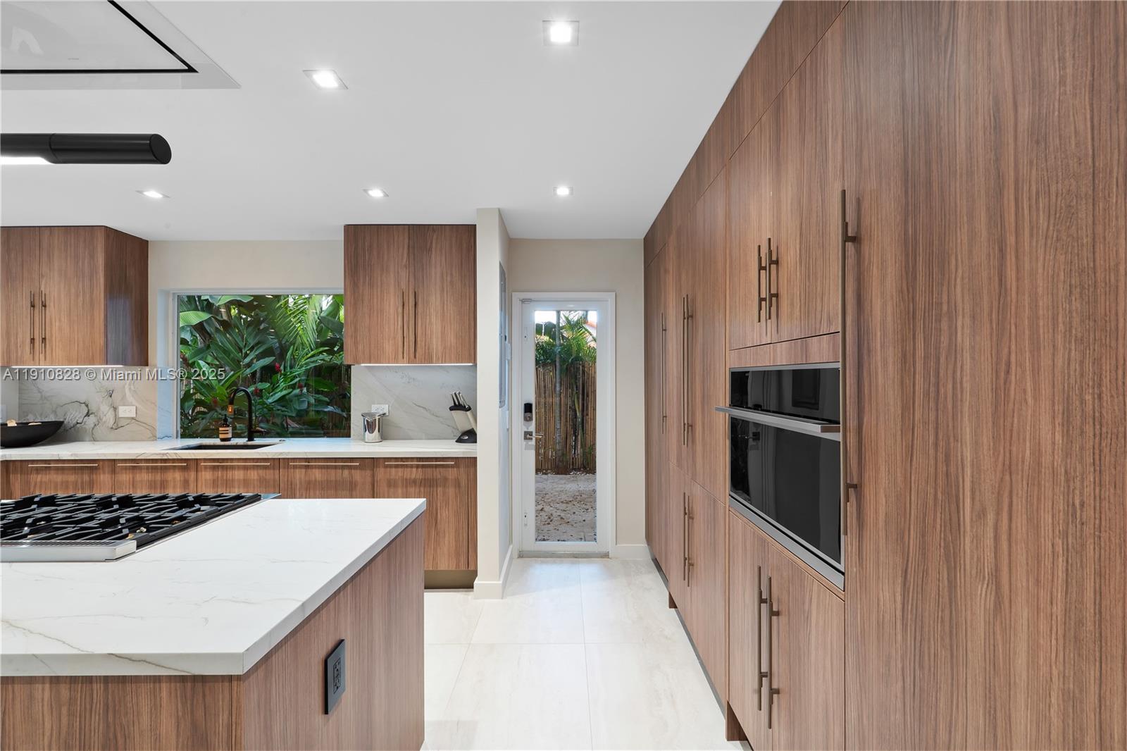 REV PL MIAMI SHORES SEC 8 - Residential