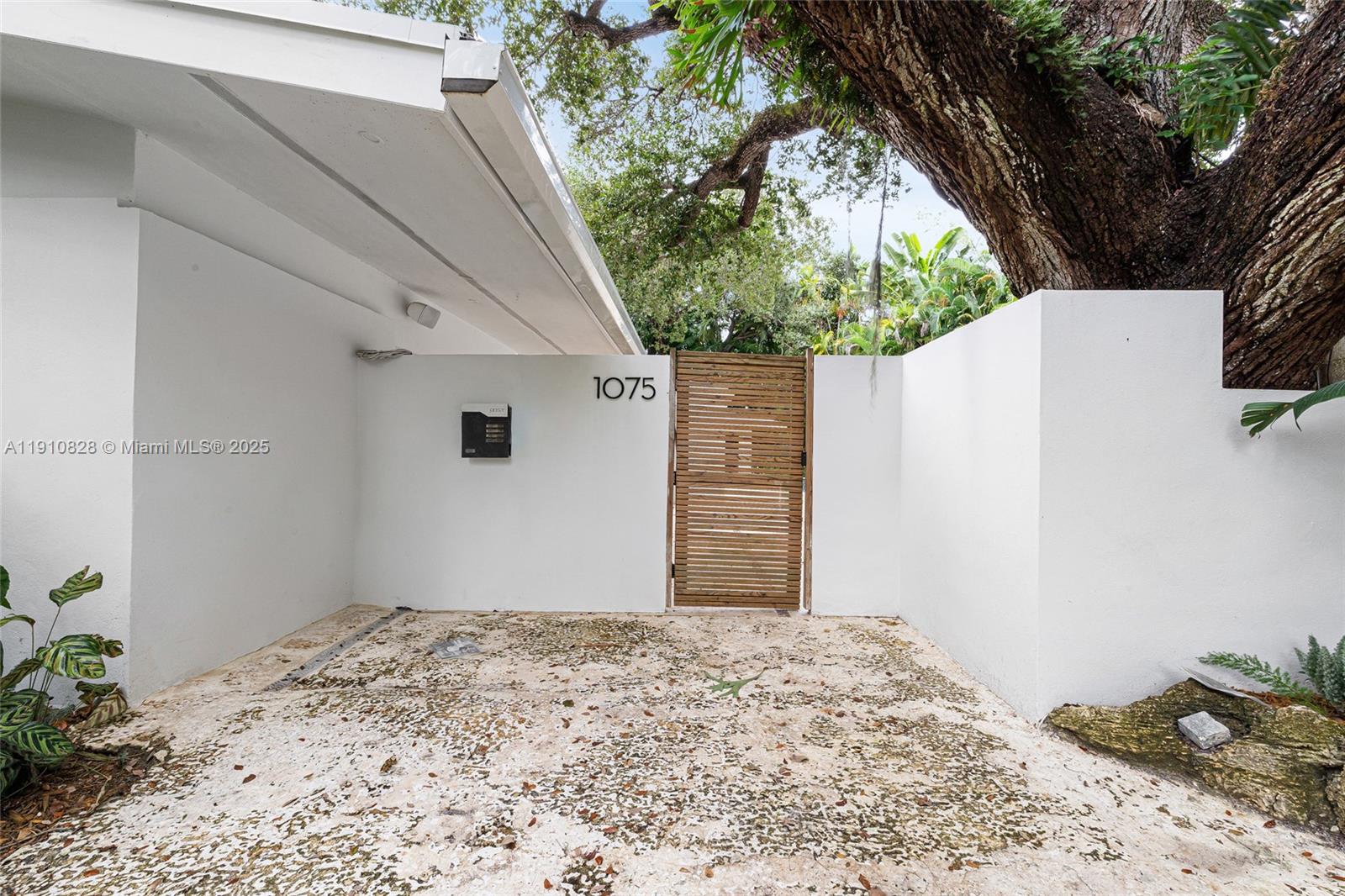 REV PL MIAMI SHORES SEC 8 - Residential