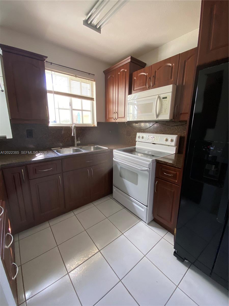 MARQUIS VILLAS I CONDO - Residential