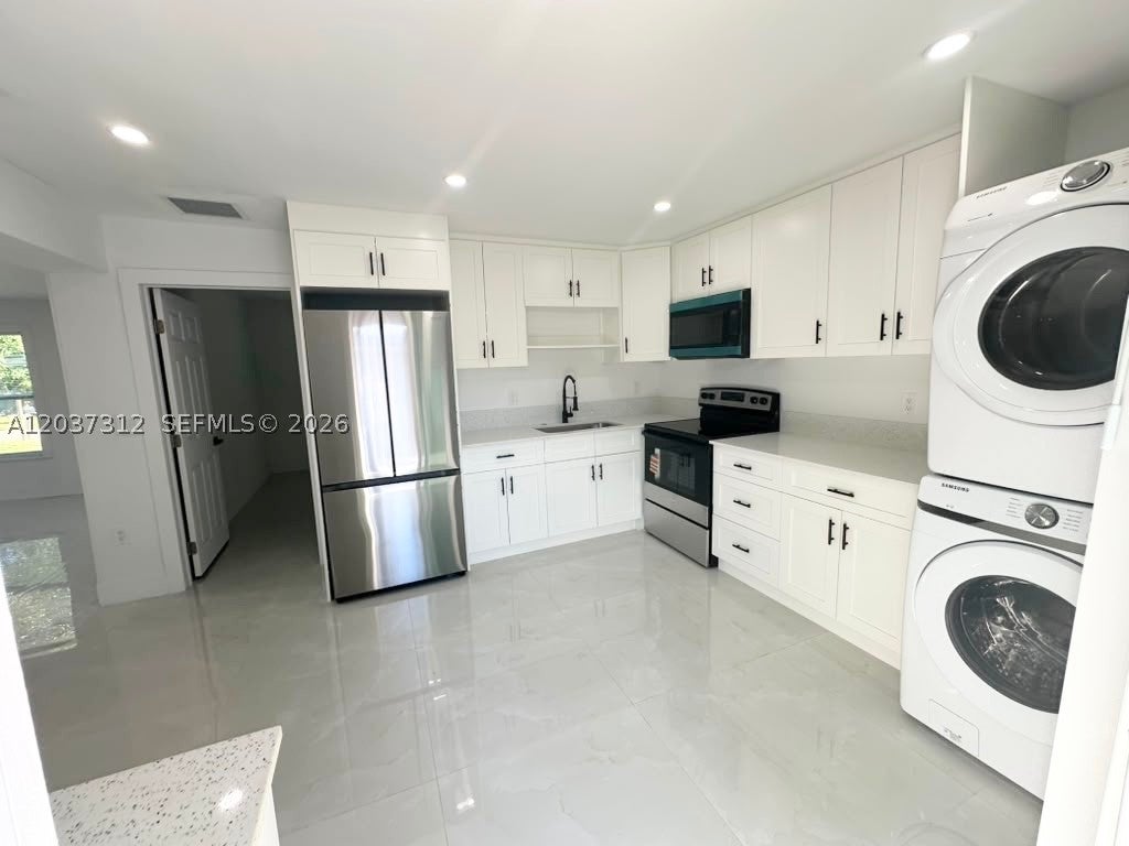 Photo of 1473 NE 30th Ct, Pompano Beach, FL 33064 (MLS # A12037312)