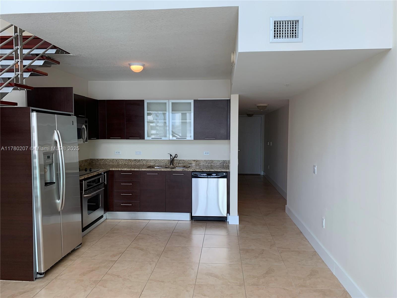 41 SE 5th St 1011