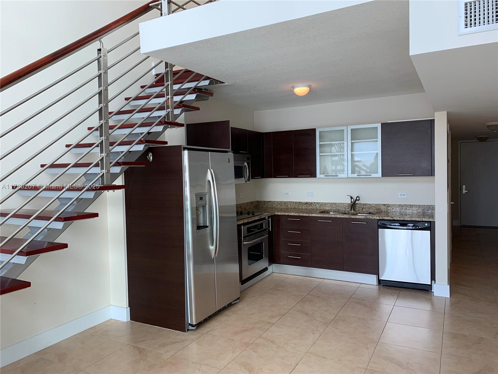 41 SE 5th St 1011