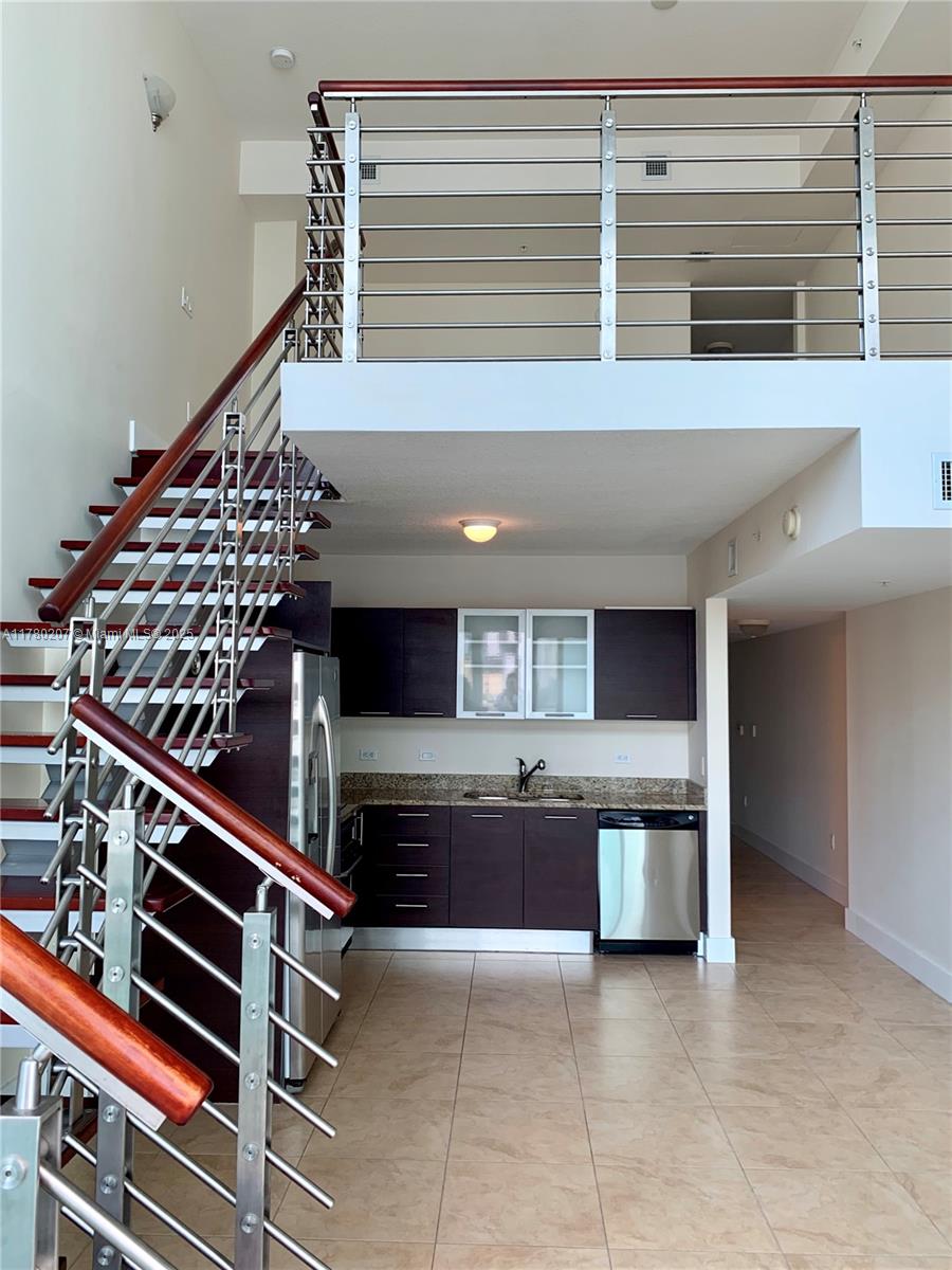 41 SE 5th St 1011
