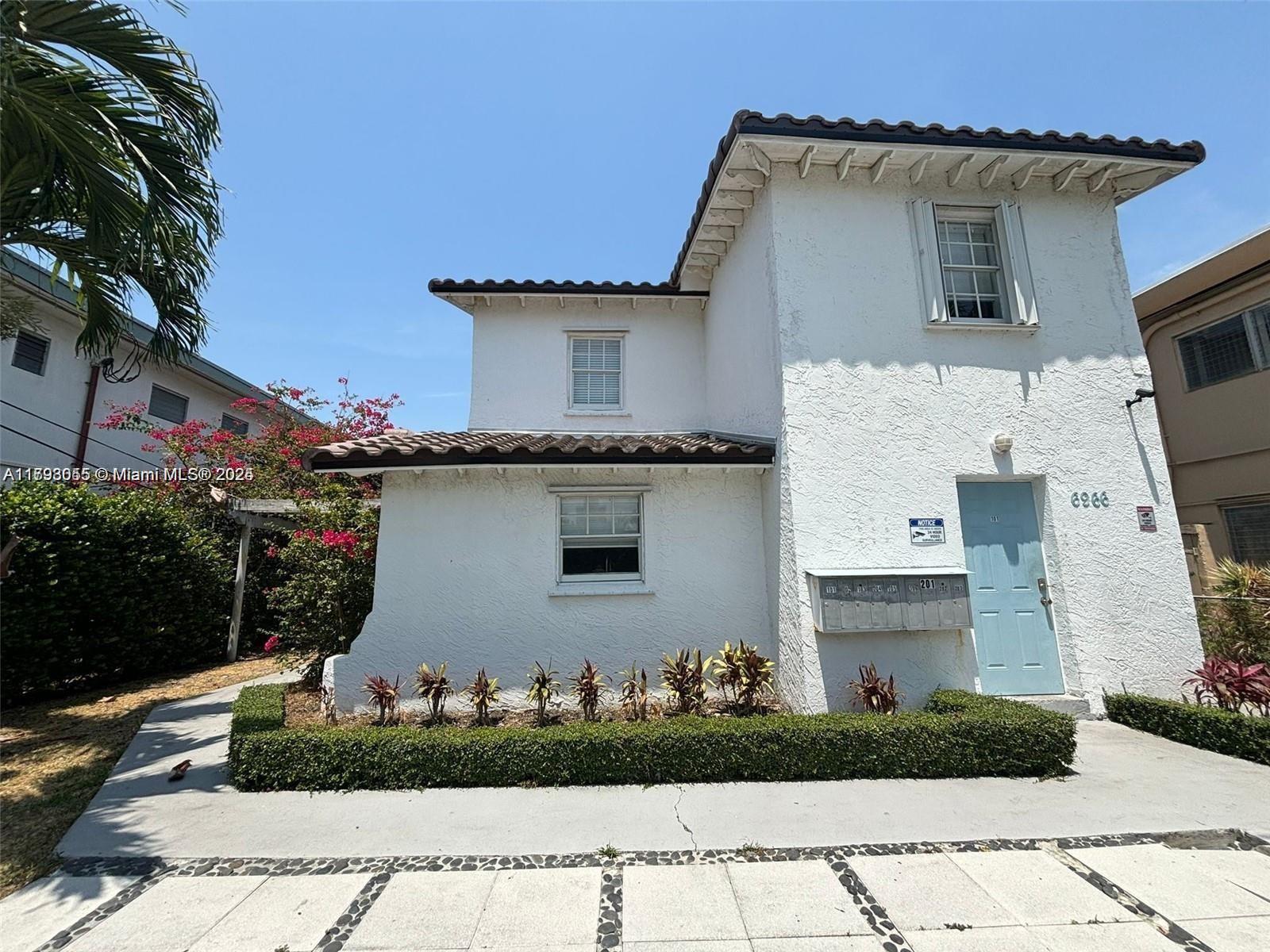 6966 Byron Ave 202