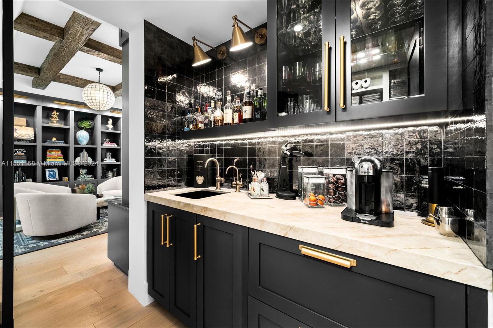 LEAFY WAY - Residential