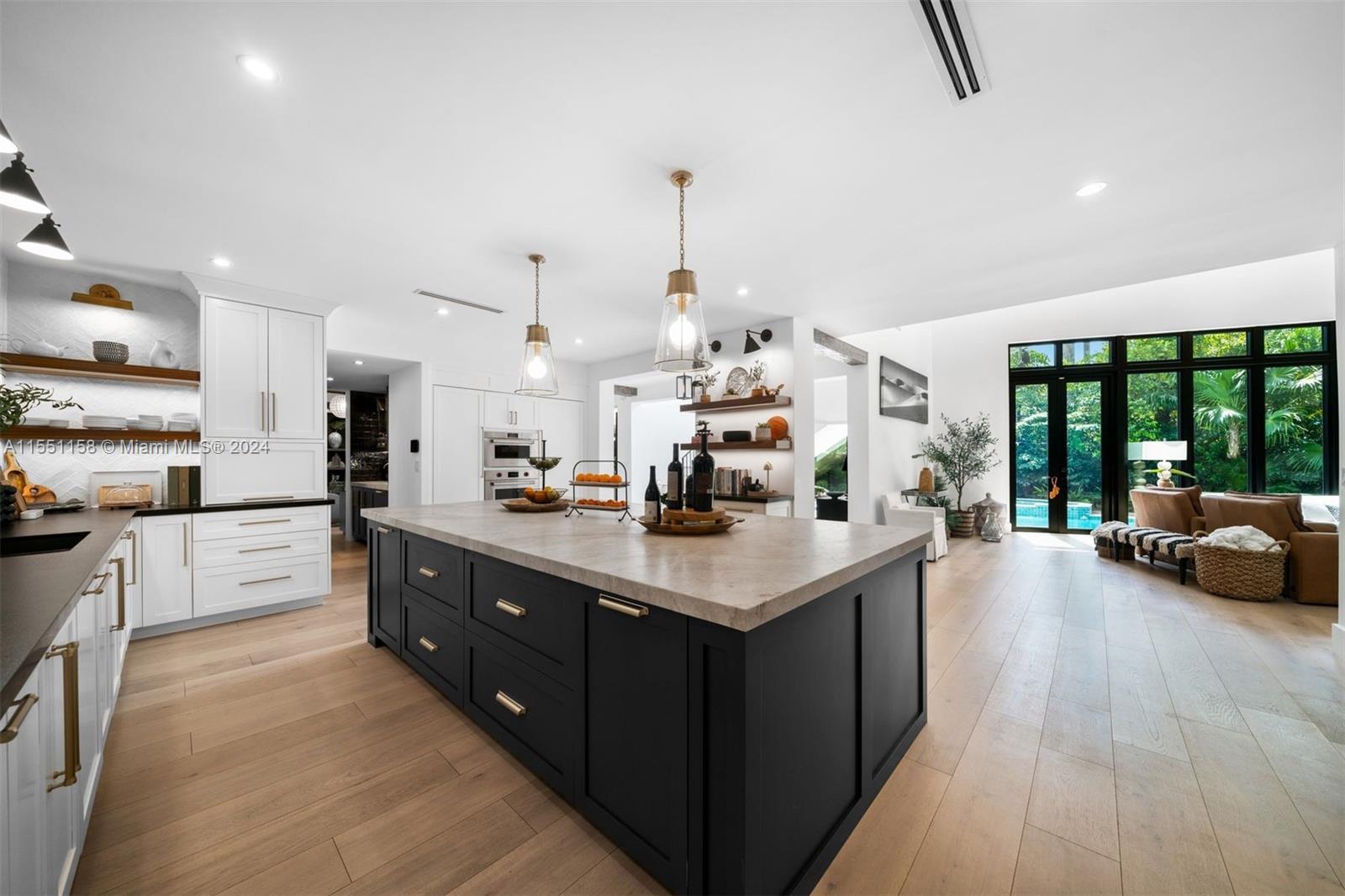 LEAFY WAY - Residential