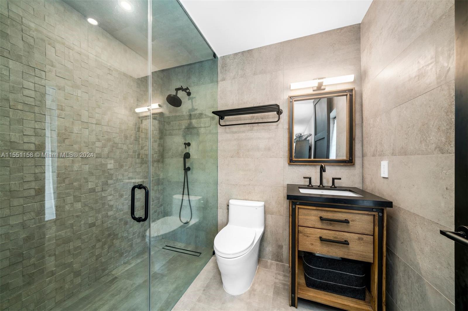 LEAFY WAY - Residential