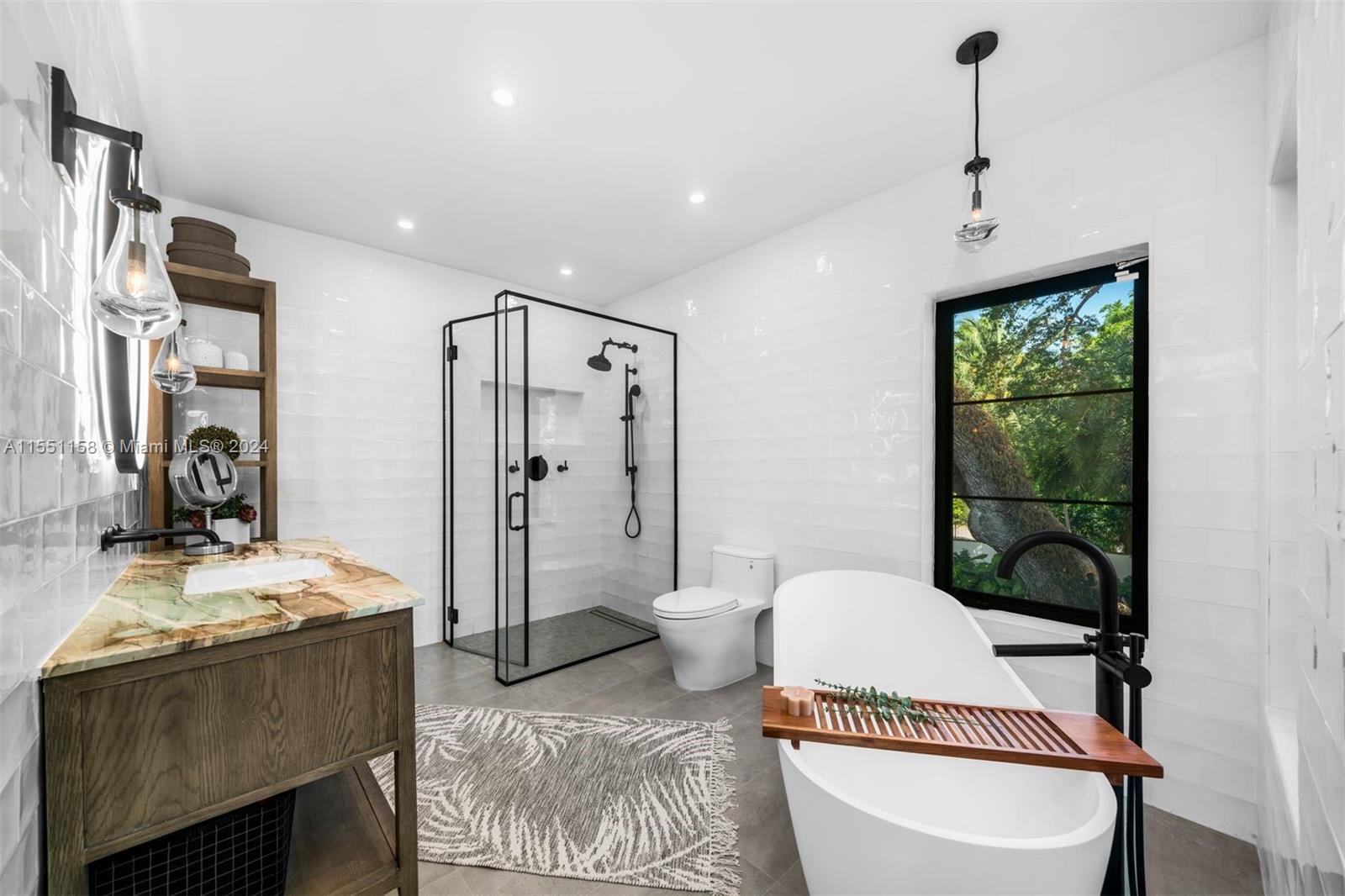 LEAFY WAY - Residential