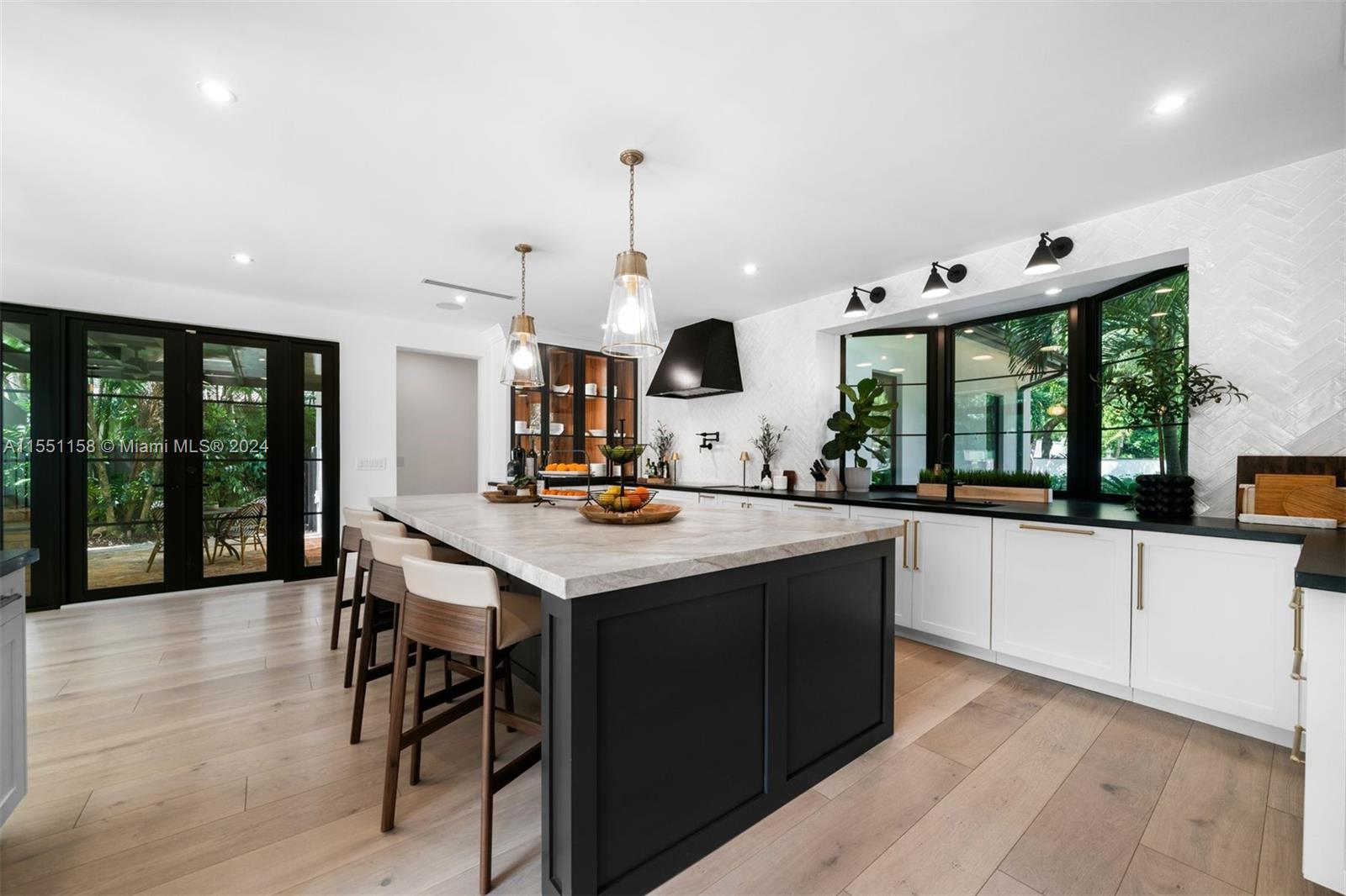 LEAFY WAY - Residential