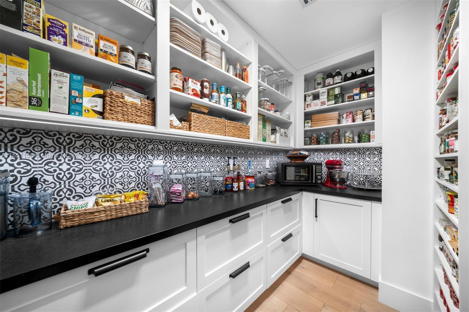 LEAFY WAY - Residential