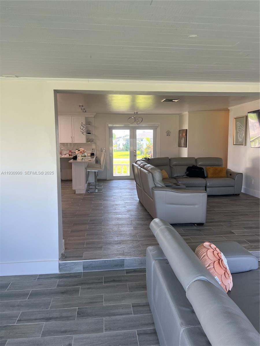 FORT MYERS SHORE - Residential