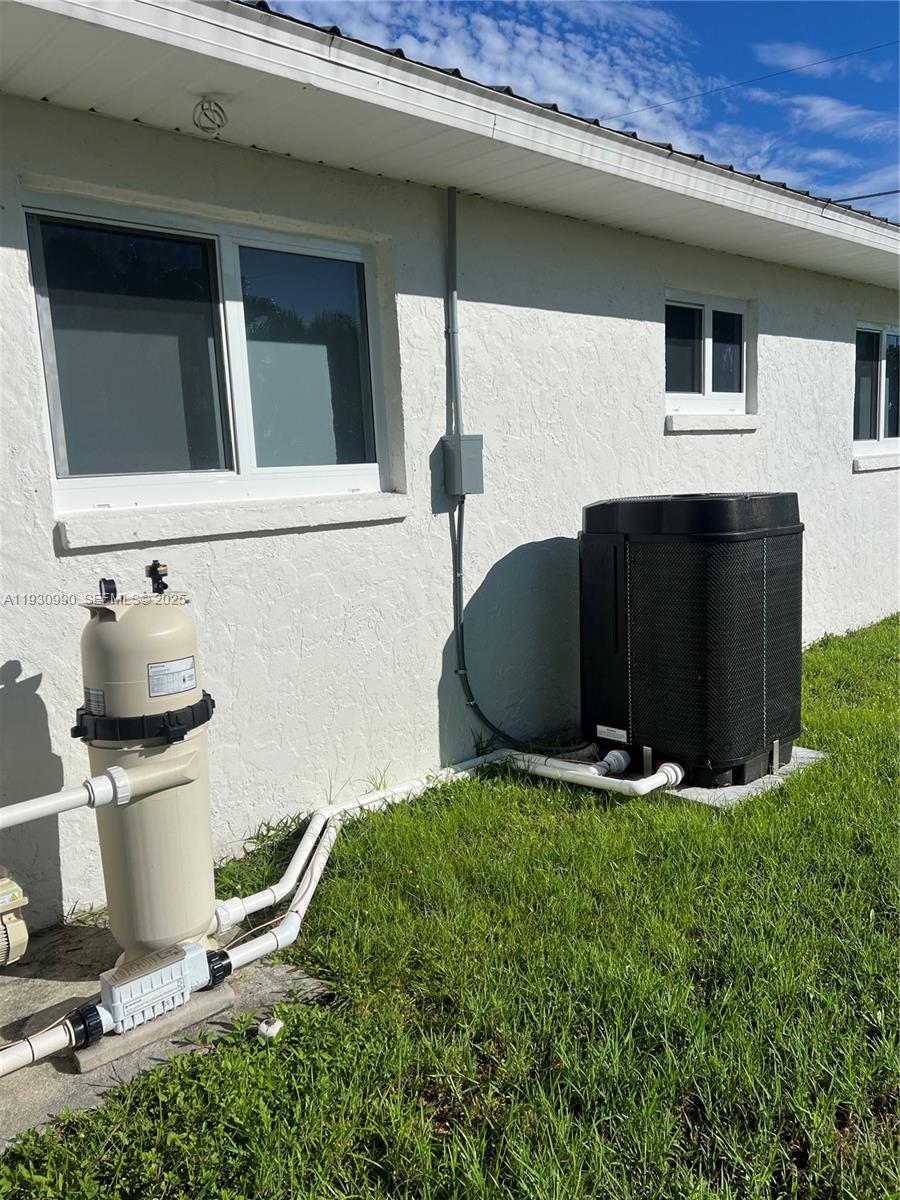 FORT MYERS SHORE - Residential