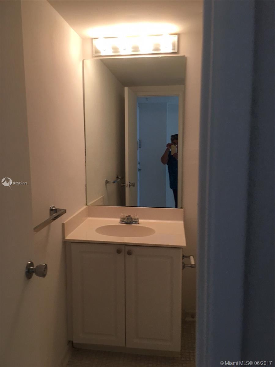 OCEANVIEW BUILDING B COND - Residential Lease