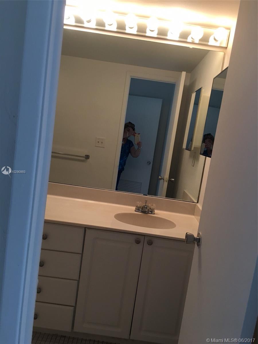 OCEANVIEW BUILDING B COND - Residential Lease