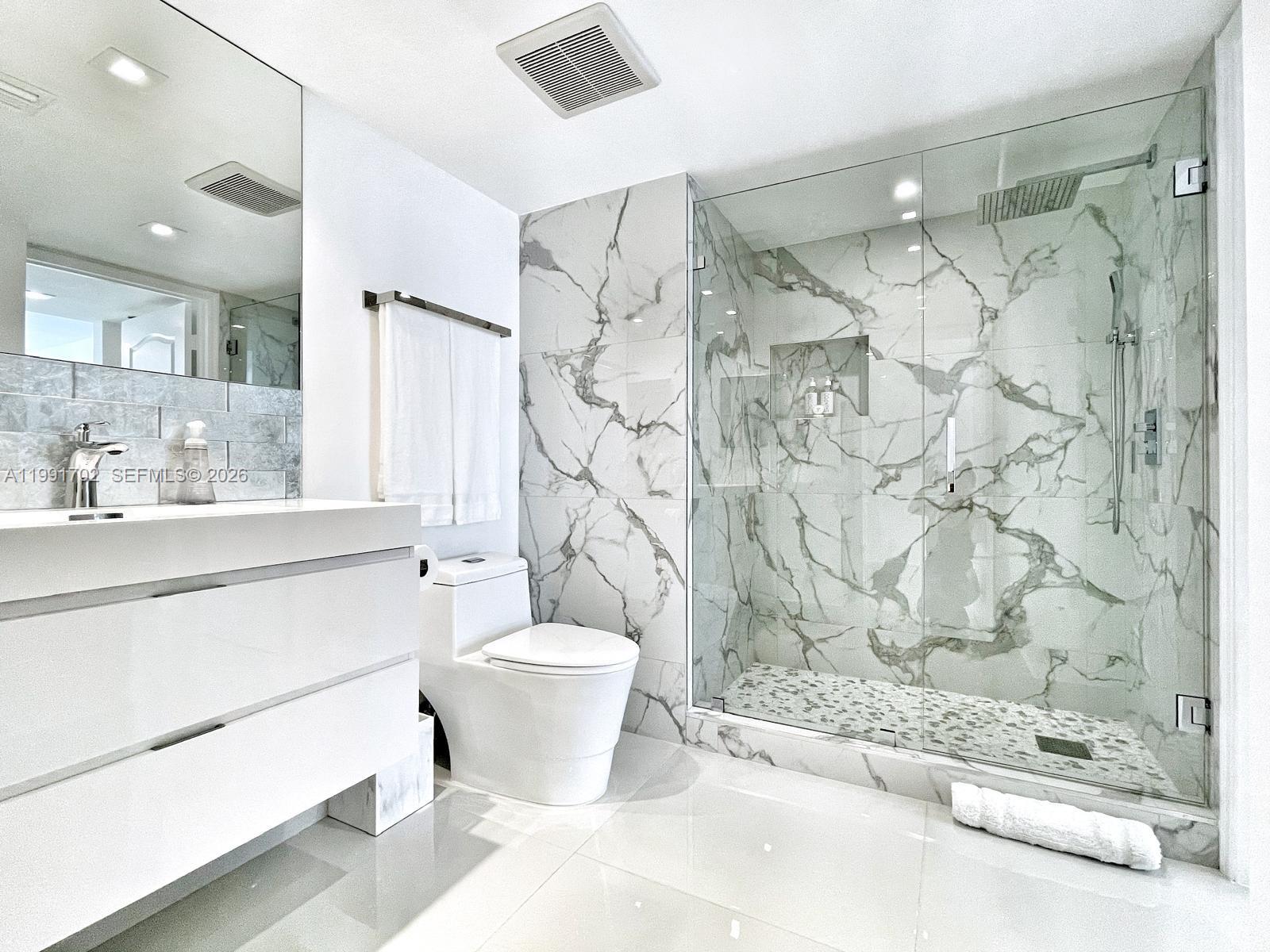 THE CLUB AT BRICKELL BAY - Residential