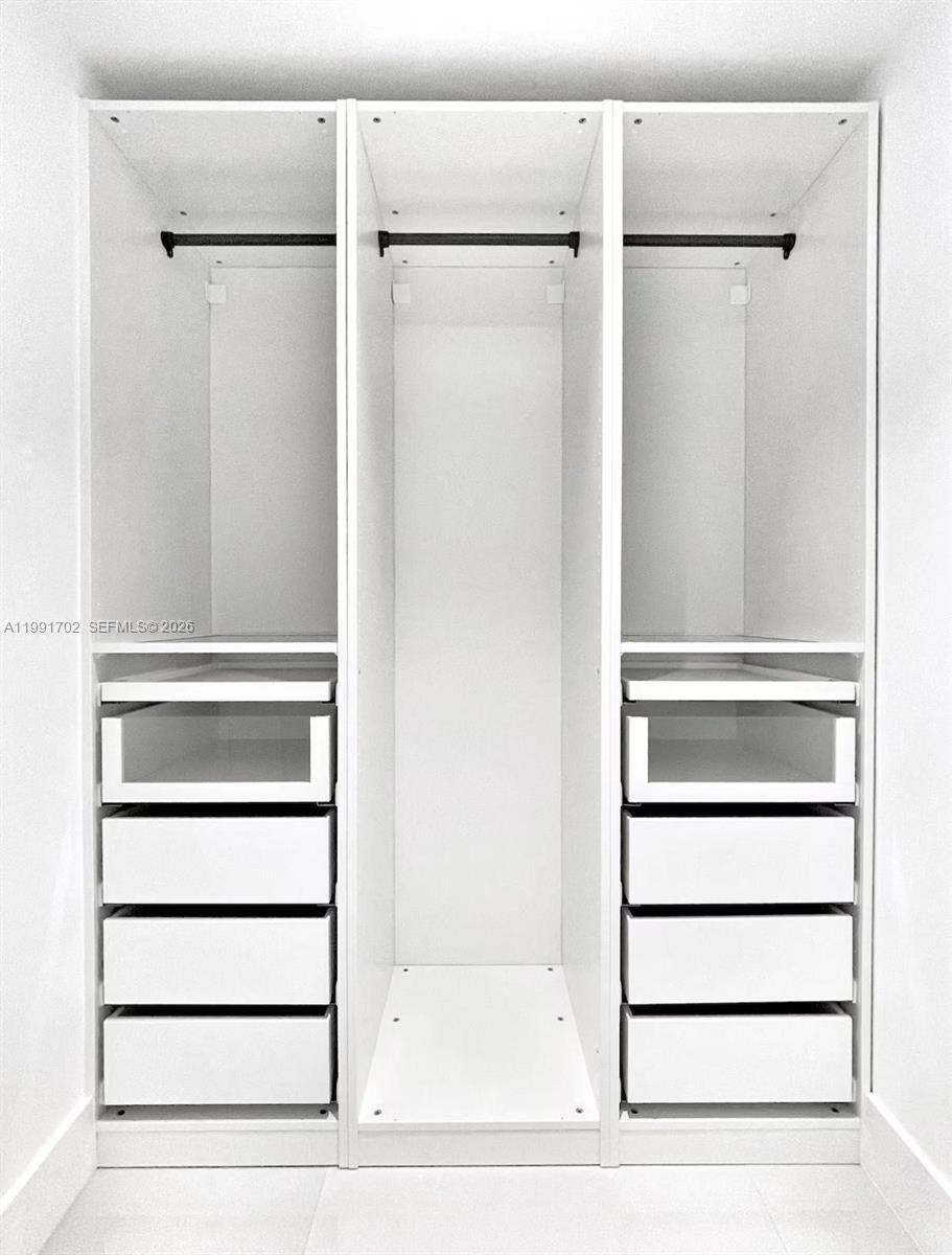 THE CLUB AT BRICKELL BAY - Residential