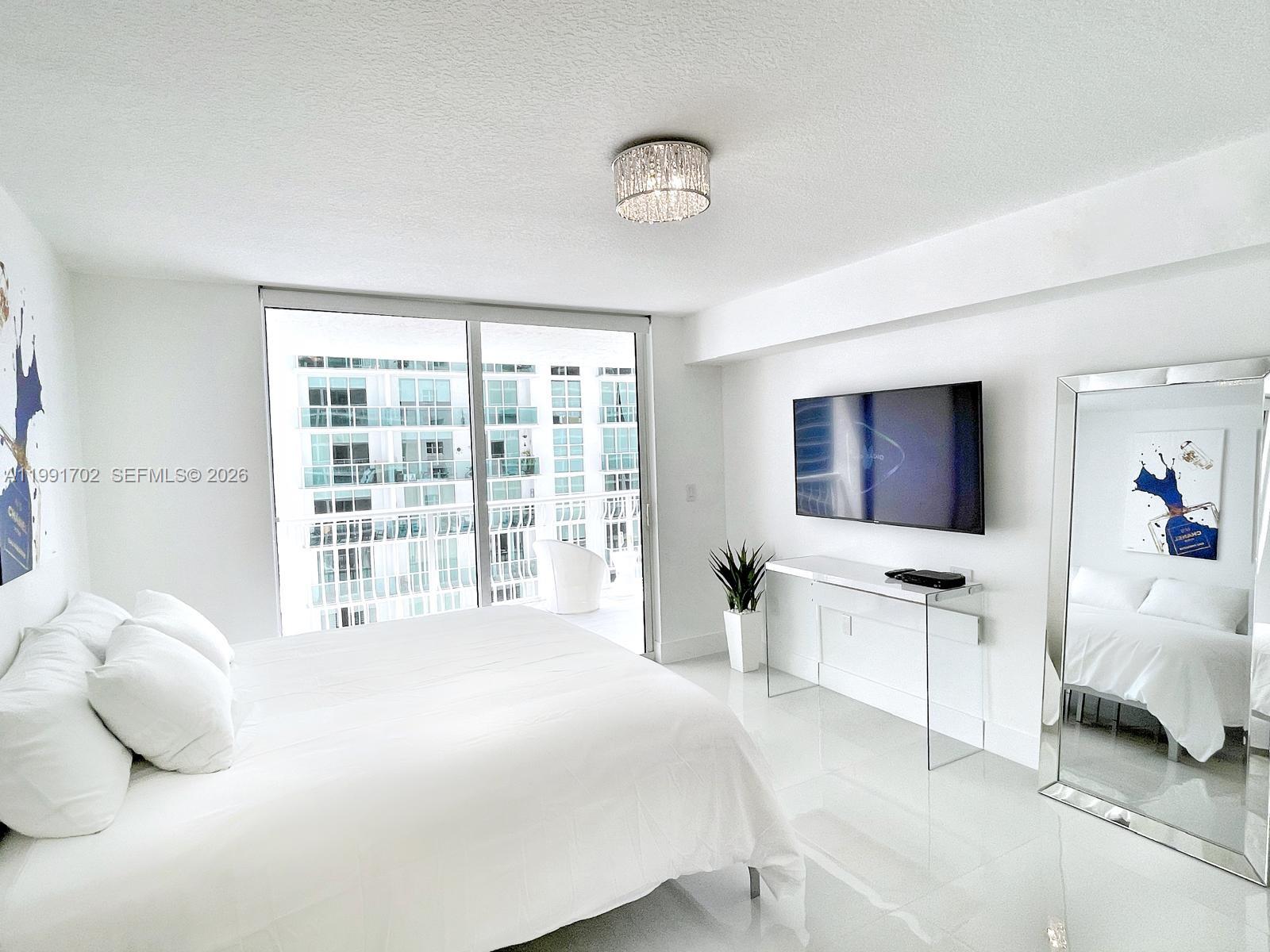 THE CLUB AT BRICKELL BAY - Residential