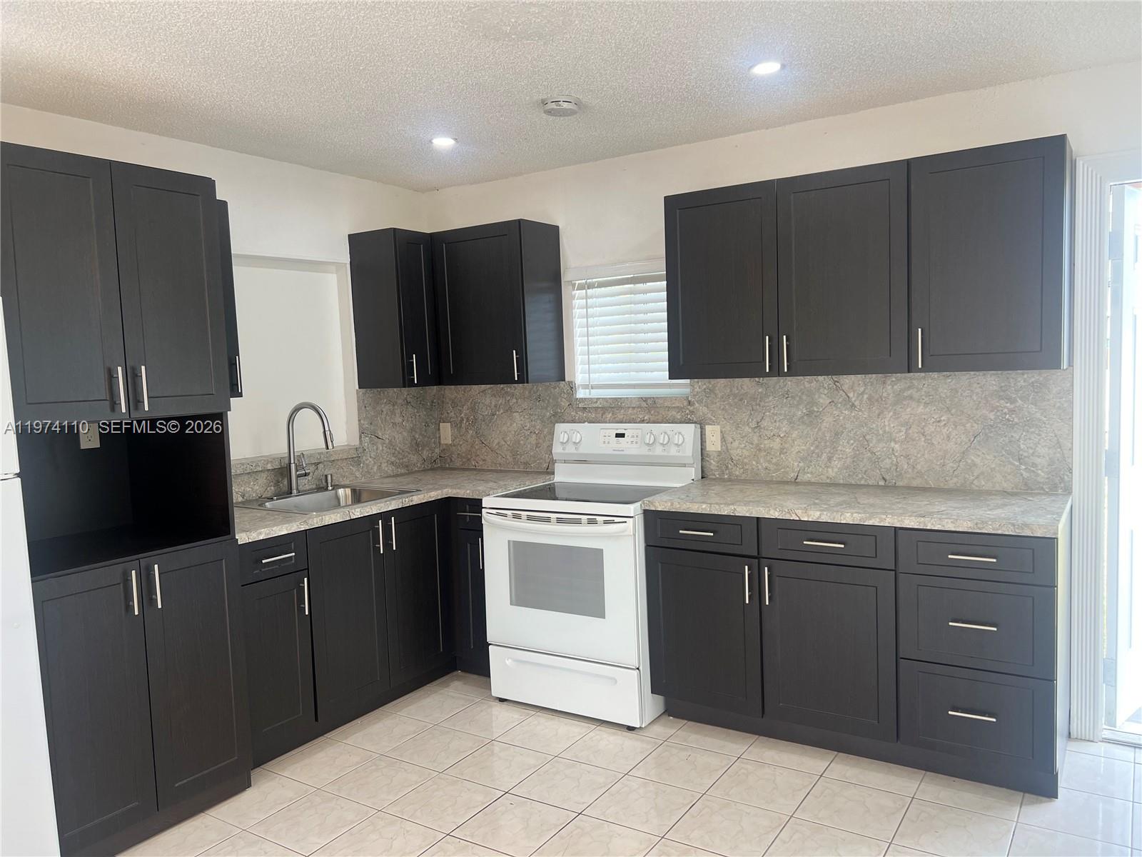 CUTLER RIDGE SEC 7 - Residential Lease