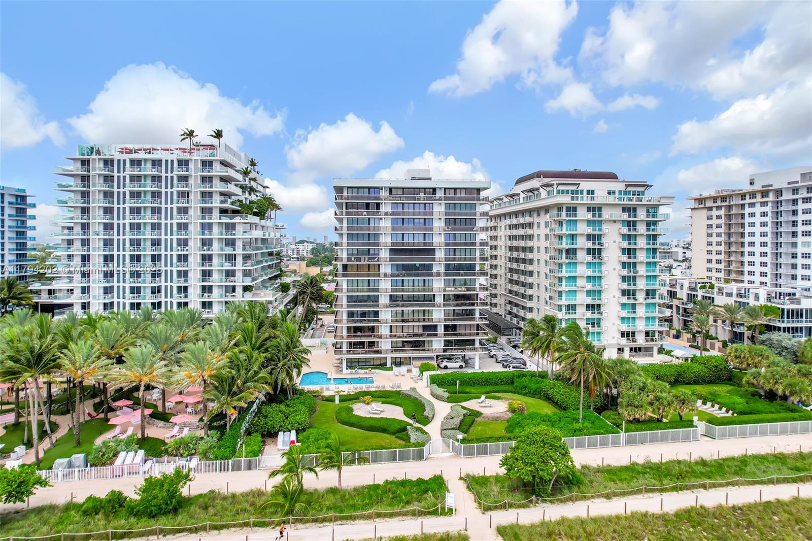 THE WAVES CONDO - Residential