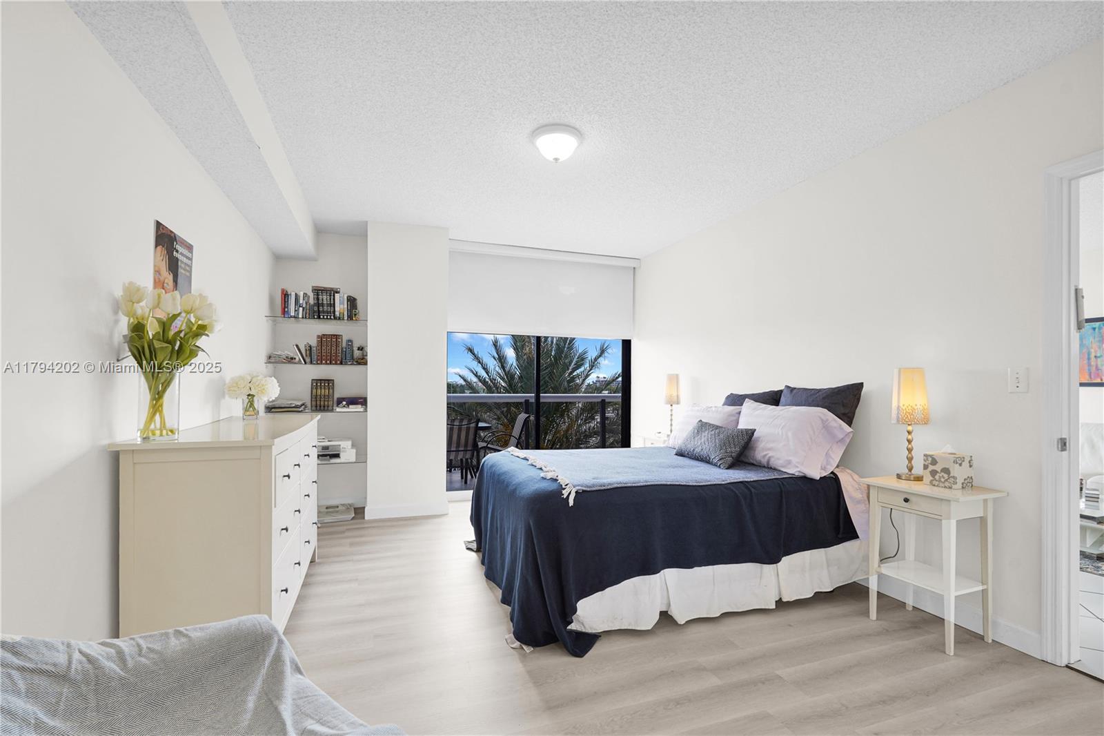 THE WAVES CONDO - Residential