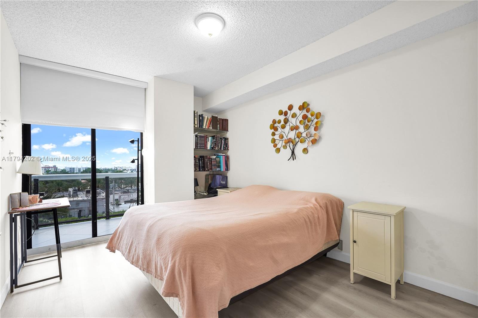 THE WAVES CONDO - Residential