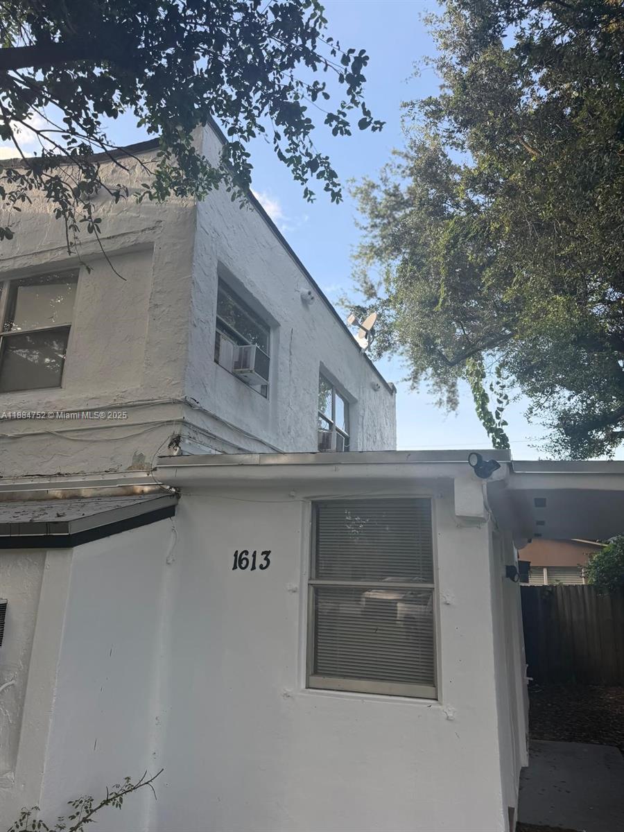 N MIAMI ESTATES - Residential Income