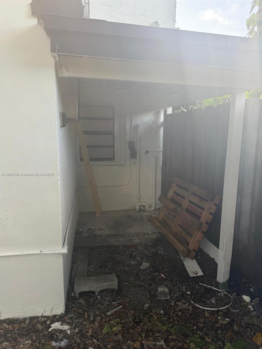 N MIAMI ESTATES - Residential Income